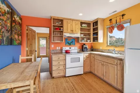 Kitchen - 3617 E Red Rock Dr, Moab, UT 84532 photo 7 of 7
