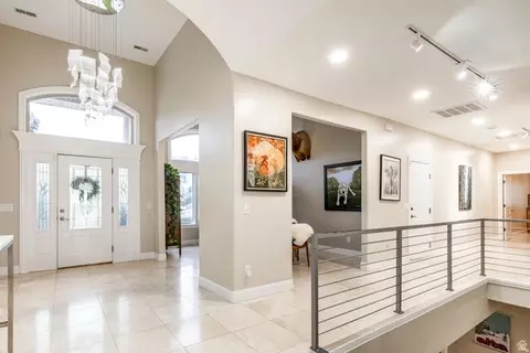 Entry Way - 3252 Sunset Hollow Dr, Bountiful, UT 84010 photo 4 of 7