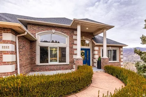 Exterior - 3252 Sunset Hollow Dr, Bountiful, UT 84010 photo 5 of 16
