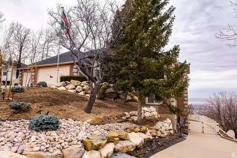 Exterior - 3252 Sunset Hollow Dr, Bountiful, UT 84010 photo 14 of 16