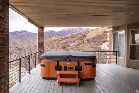Exterior - 3252 Sunset Hollow Dr, Bountiful, UT 84010 photo 8 of 16