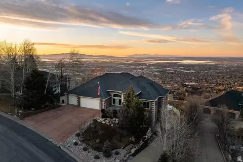 View/Area - 3252 Sunset Hollow Dr, Bountiful, UT 84010 photo 1 of 5