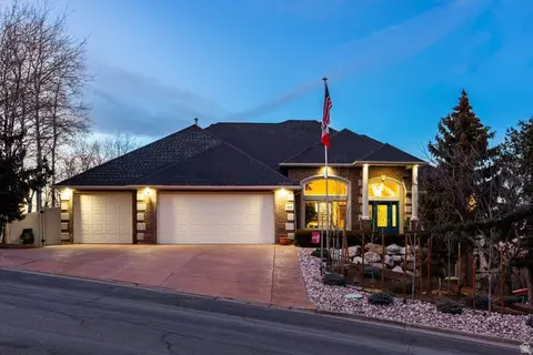Exterior - 3252 Sunset Hollow Dr, Bountiful, UT 84010 photo 12 of 16