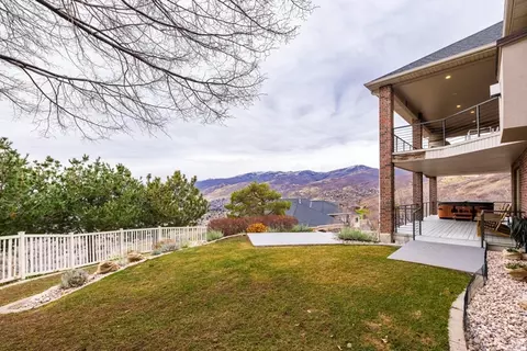 Exterior - 3252 Sunset Hollow Dr, Bountiful, UT 84010 photo 15 of 16