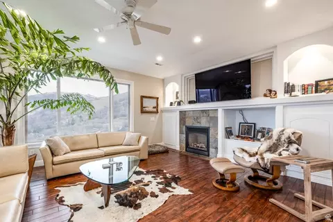 Living - 3252 Sunset Hollow Dr, Bountiful, UT 84010 photo 2 of 2