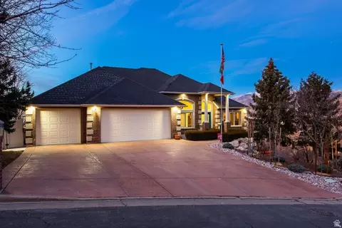 Exterior - 3252 Sunset Hollow Dr, Bountiful, UT 84010 photo 13 of 16
