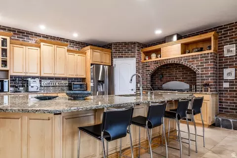 Kitchen - 3252 Sunset Hollow Dr, Bountiful, UT 84010 photo 2 of 7