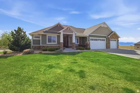 Exterior - 3085 N Bronzewood Cir N #26, Erda, UT 84074 photo 2 of 17