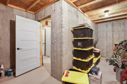 Entry Way - 3085 N Bronzewood Cir N #26, Erda, UT 84074 photo 6 of 8