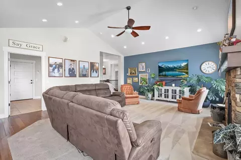 Living - 3085 N Bronzewood Cir N #26, Erda, UT 84074 photo 2 of 4