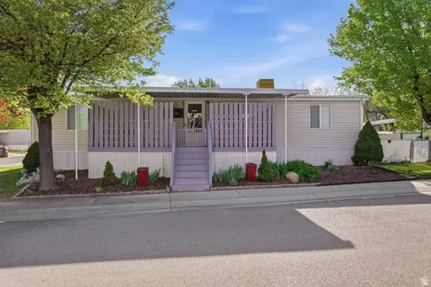 244 E Crescent Pkwy S #206, Sandy, UT 84070