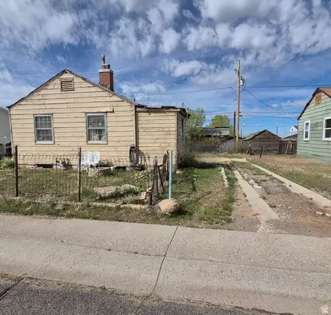 128 4th W, East Carbon, UT 84520