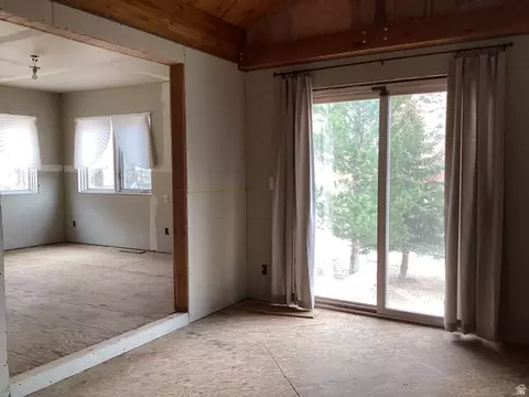 Living - 9 Red Cliff Cir #17, Manila, UT 84046 photo 6 of 10