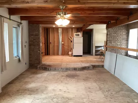 Living - 9 Red Cliff Cir #17, Manila, UT 84046 photo 3 of 10