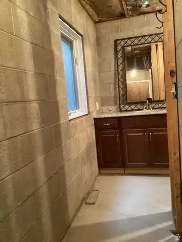 Bath - 9 Red Cliff Cir #17, Manila, UT 84046 photo 6 of 8