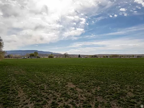 5602 S 9500 E, Jensen, UT 84035 photo 38