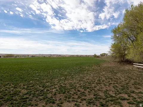 5602 S 9500 E, Jensen, UT 84035 photo 37
