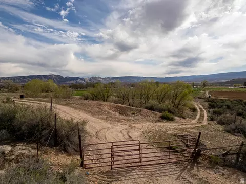 5602 S 9500 E, Jensen, UT 84035 photo 25