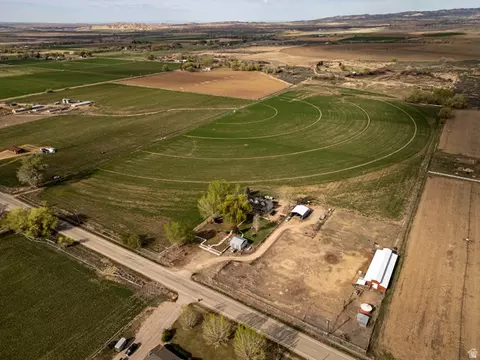 5602 S 9500 E, Jensen, UT 84035 photo 8