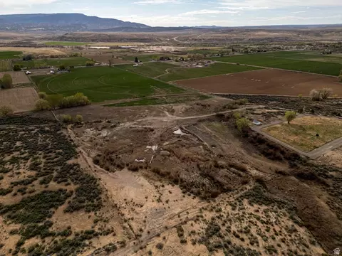 5602 S 9500 E, Jensen, UT 84035 photo 10