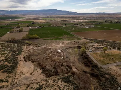 5602 S 9500 E, Jensen, UT 84035 photo 13