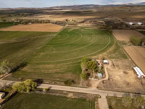 5602 S 9500 E, Jensen, UT 84035 photo 6