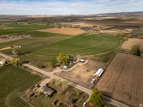 5602 S 9500 E, Jensen, UT 84035 photo 9