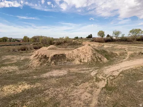 5602 S 9500 E, Jensen, UT 84035 photo 43
