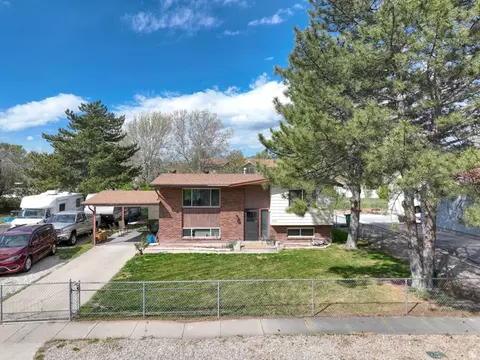 6712 S Somerset Dr, West Jordan, UT 84084