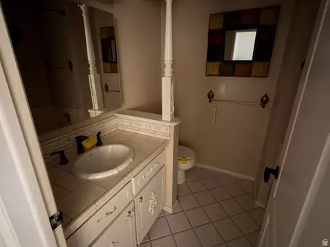 Bath - 5485 S 925 E, Ogden, UT 84405 photo 2 of 3