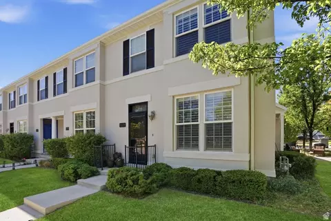 10638 S Cave Run Ln W, South Jordan, UT 84009