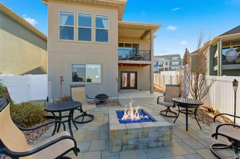 Exterior - 987 E Deer Arch Ln, Draper, UT 84020 photo 4 of 7