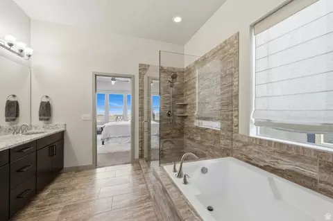 Bath - 987 E Deer Arch Ln, Draper, UT 84020 photo 1 of 4