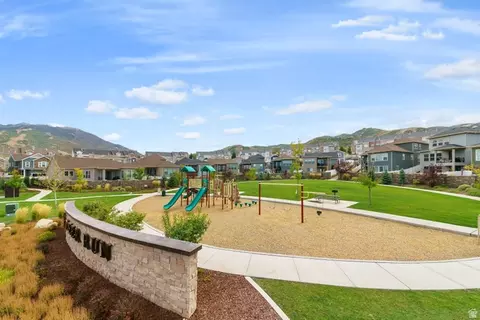 Exterior - 987 E Deer Arch Ln, Draper, UT 84020 photo 7 of 7