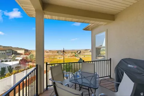 Exterior - 987 E Deer Arch Ln, Draper, UT 84020 photo 3 of 7