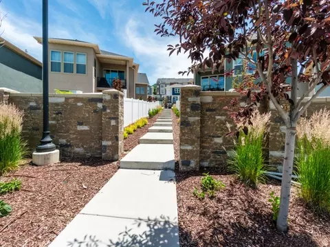 Exterior - 987 E Deer Arch Ln, Draper, UT 84020 photo 6 of 7