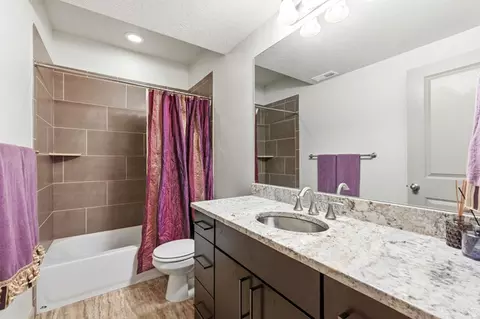 Bath - 987 E Deer Arch Ln, Draper, UT 84020 photo 4 of 4
