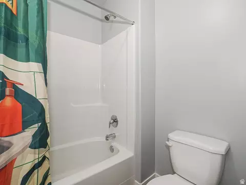 Bath - 2487 E Canyon Wild Rd #413, Draper, UT 84020 photo 6 of 7