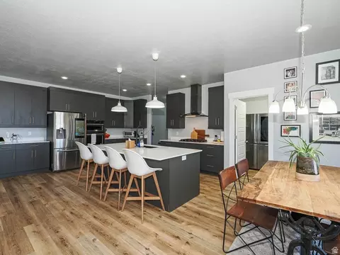 Kitchen - 2487 E Canyon Wild Rd #413, Draper, UT 84020 photo 6 of 6