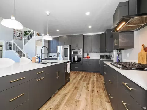 Kitchen - 2487 E Canyon Wild Rd #413, Draper, UT 84020 photo 5 of 6