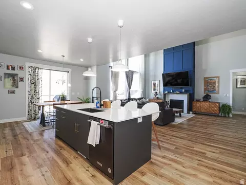 Kitchen - 2487 E Canyon Wild Rd #413, Draper, UT 84020 photo 3 of 6