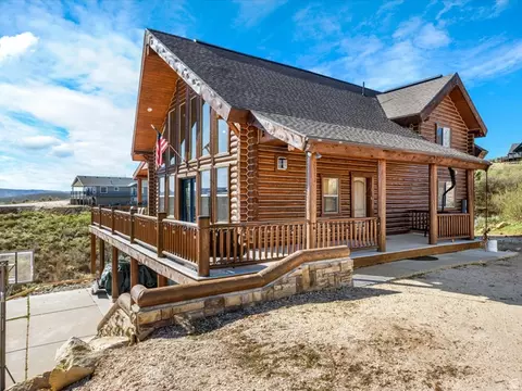2372 S Hidaway Cir, Garden City, UT 84028