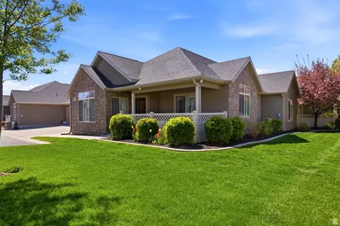 864 W 1840 S #D, Syracuse, UT 84075