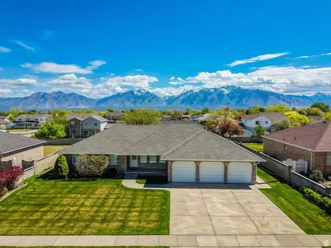 9943 S Eden View Ct W, South Jordan, UT 84095