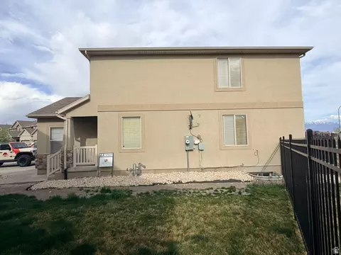 Exterior - 3882 E Cascade Rd, Eagle Mountain, UT 84005 photo 4 of 5