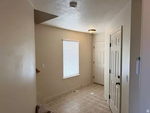 Entry Way - 3882 E Cascade Rd, Eagle Mountain, UT 84005 photo 2 of 5