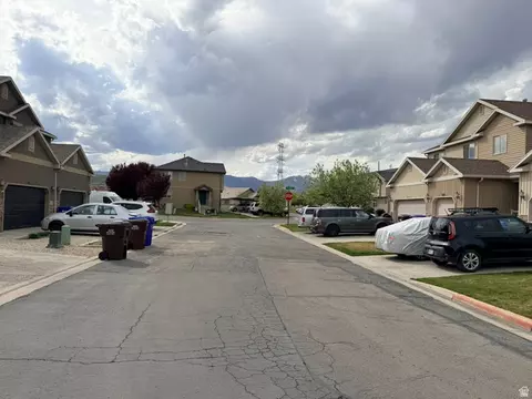Exterior - 3882 E Cascade Rd, Eagle Mountain, UT 84005 photo 5 of 5