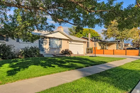 3246 W Royalwood Dr, Taylorsville, UT 84129
