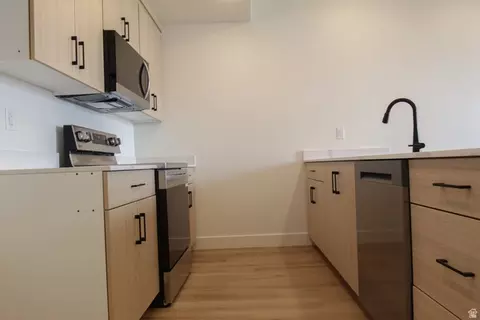 Kitchen - 679 N 280 W, Smithfield, UT 84335 photo 2 of 2