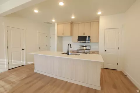 Kitchen - 675 N 280 W, Smithfield, UT 84335 photo 2 of 2